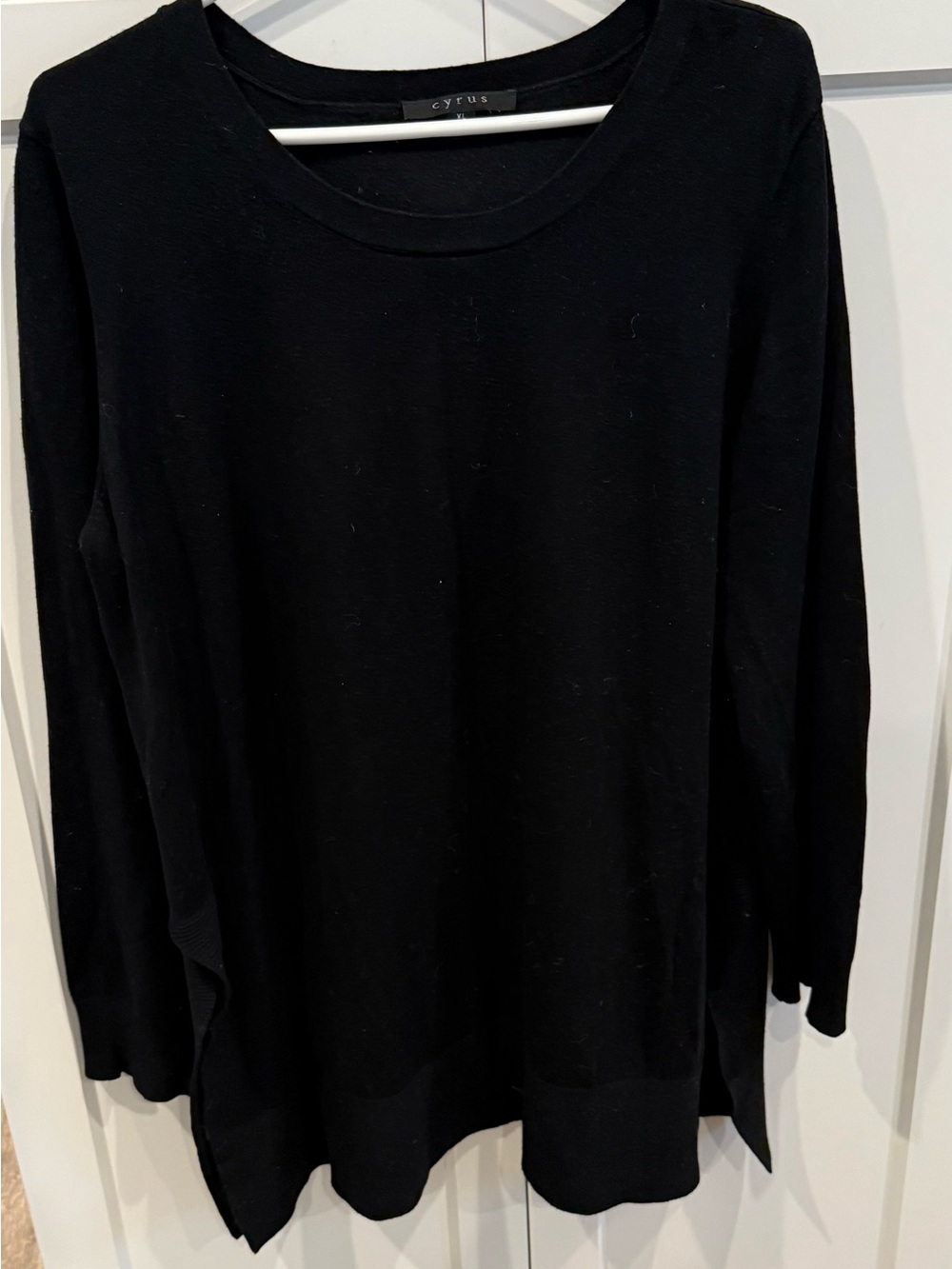 Cyrus Black Women's Lightweight Crewneck Sweater